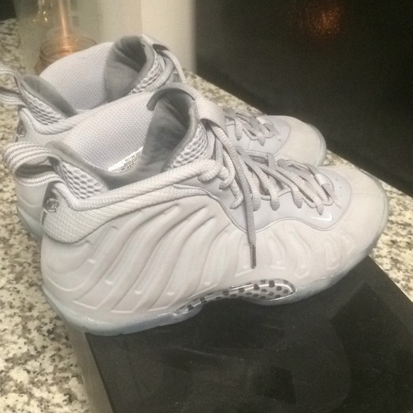 SOLD! Nike Wolf grey foamposite - Picture 4 of 7
